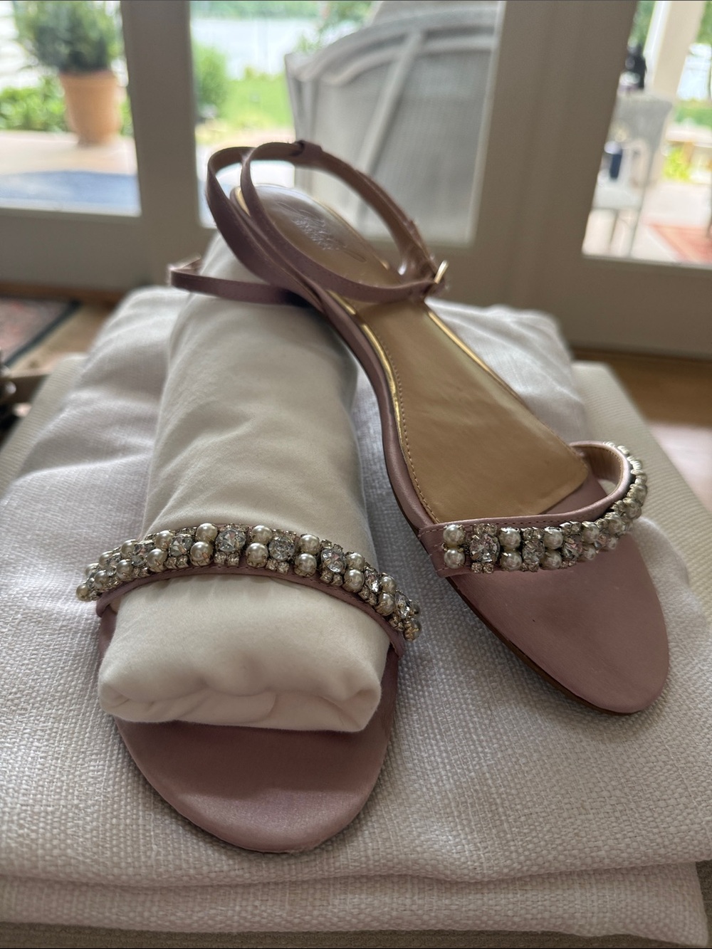Jewel Badgley Mischka Dusty Pink Crystal-Pearl Embellished Slingback Sandals